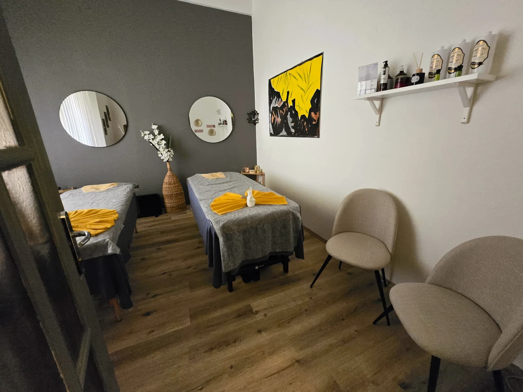 Luxusní relaxační rituál Černá orchidej: 90 či 120 min. masážního uvolnění