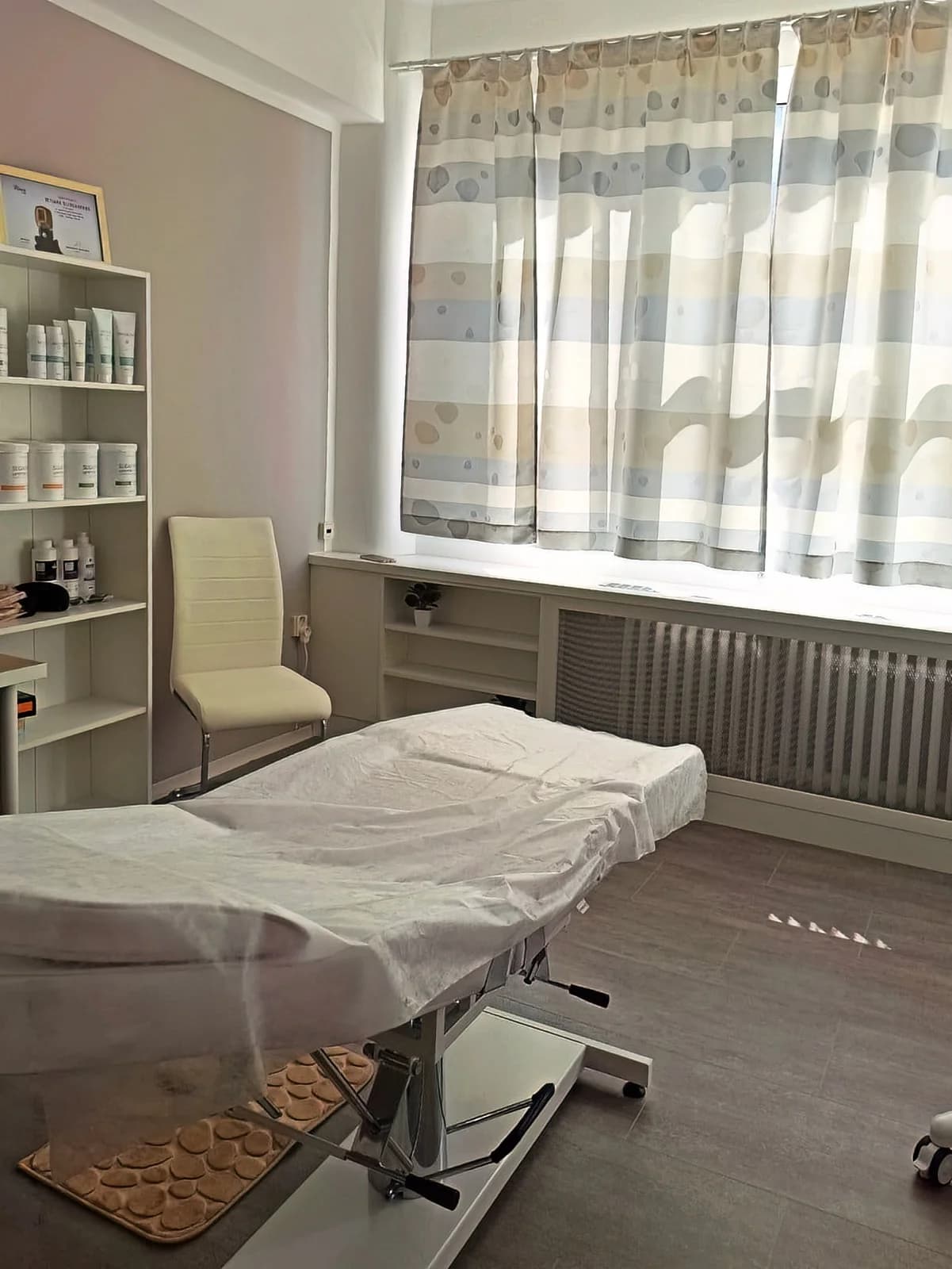 Hladká pokožka díky depilaci cukrovou pastou: horní ret, podpaží, celé ruce nebo nohy