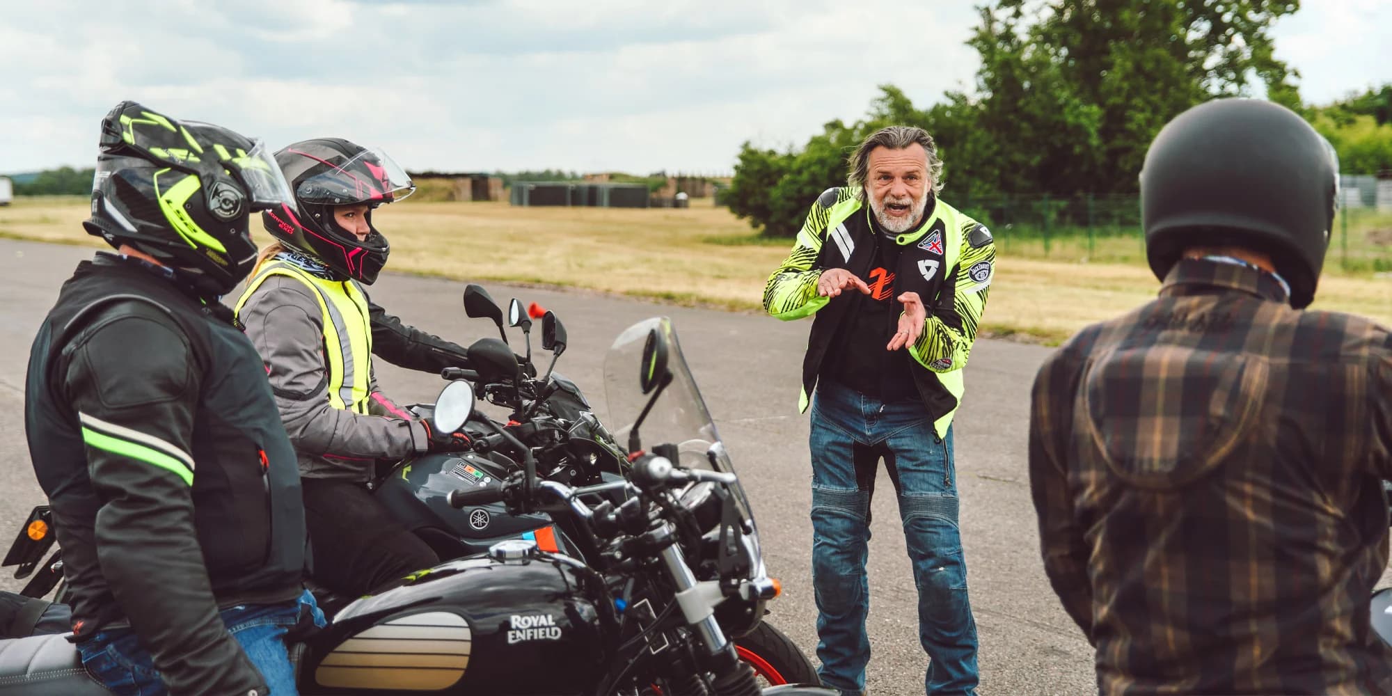 Celodenní kurz bezpečné jízdy na motorce nebo skútru na letišti v Hradci Králové