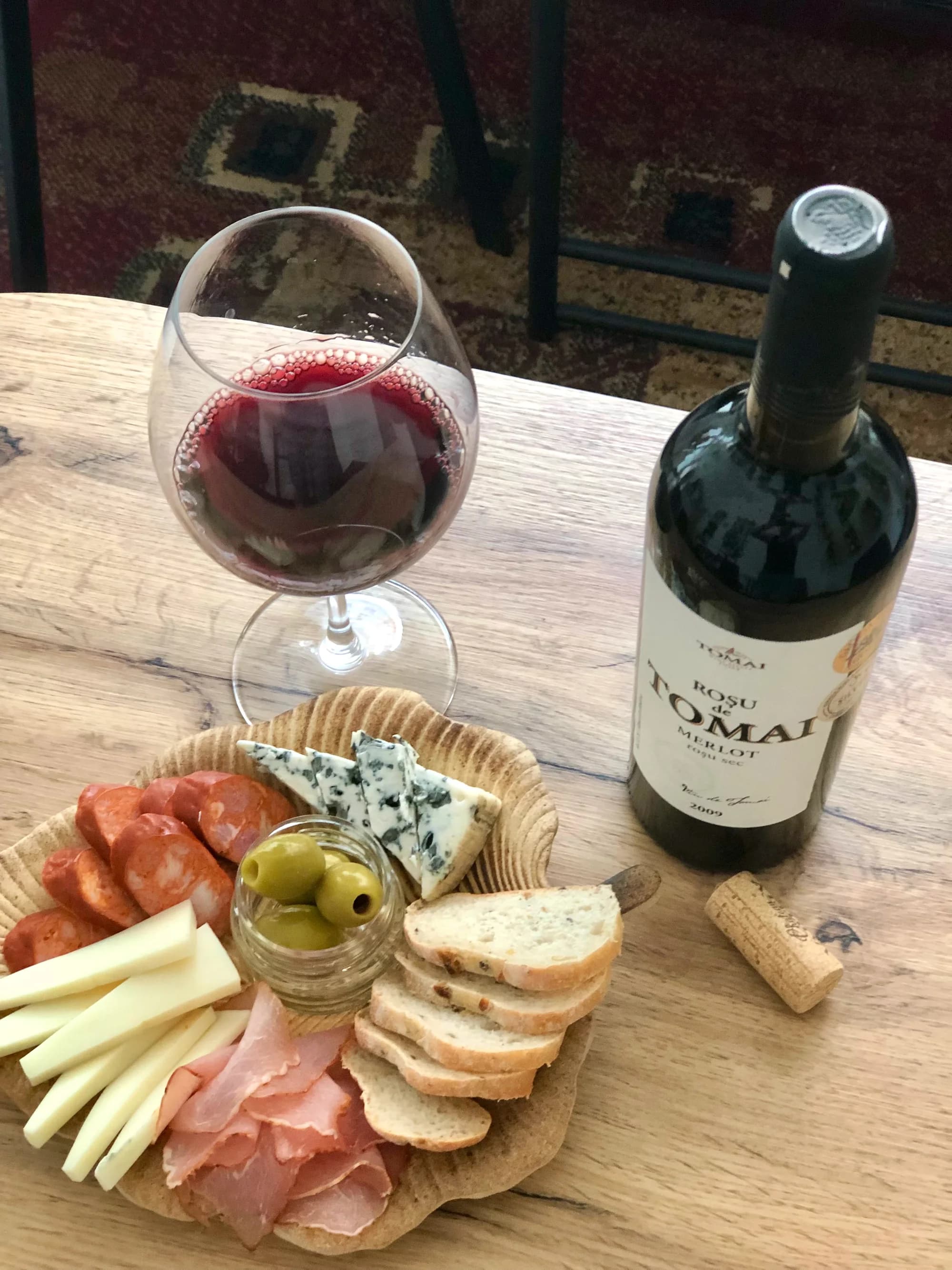 Otevřený voucher na 1000-2000 Kč do Tániny vinárny: degustace, tapas i kvalitní vína