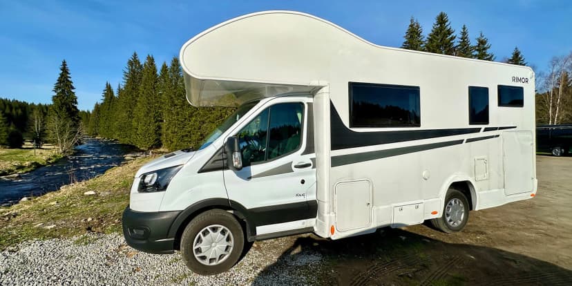 Pronájem plně vybaveného karavanu až pro 6 osob: hodnotové vouchery