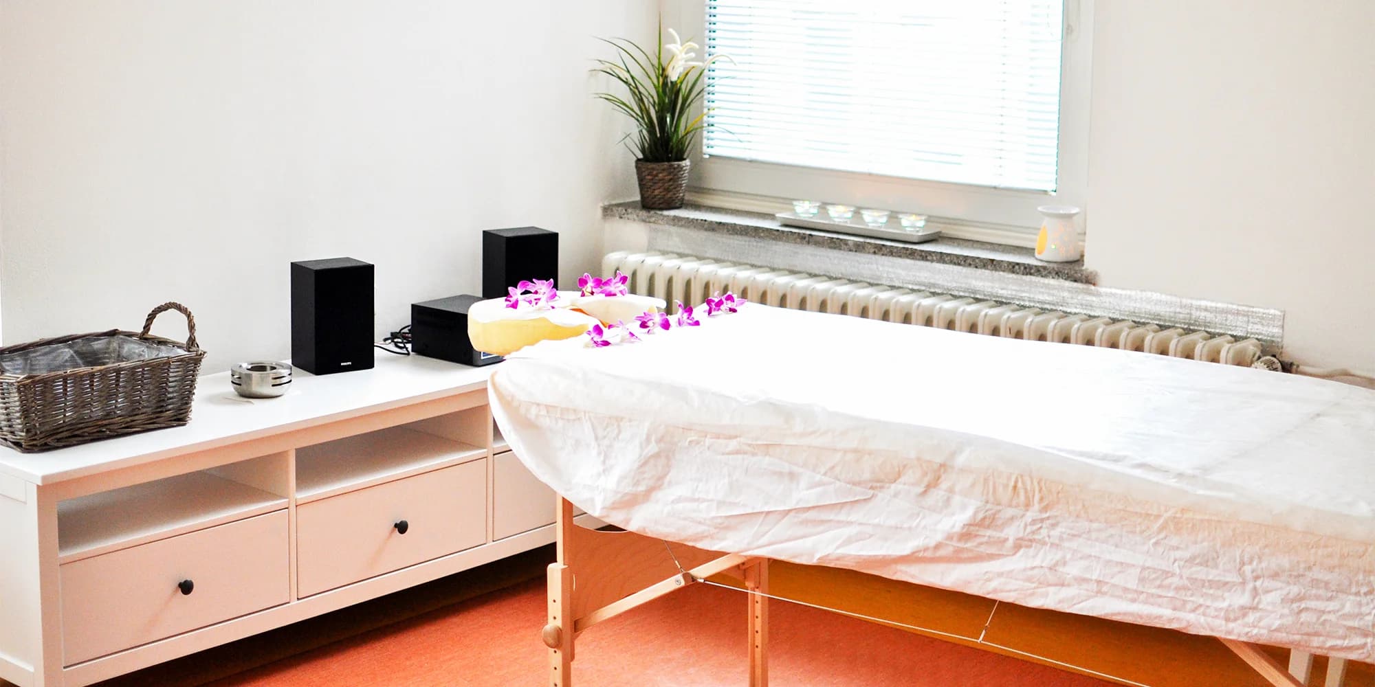 Detoxikace i relax: lymfatická masáž, aroma či reflexní terapie plosek nohou