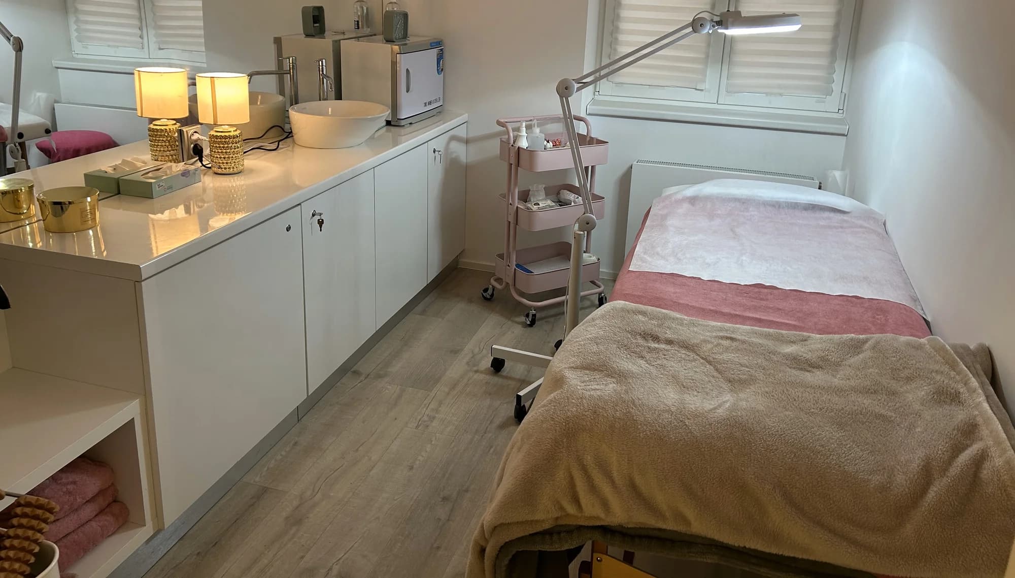 Prodloužení řas metodou řasa na řasu či objemové prodloužení 3D–9D