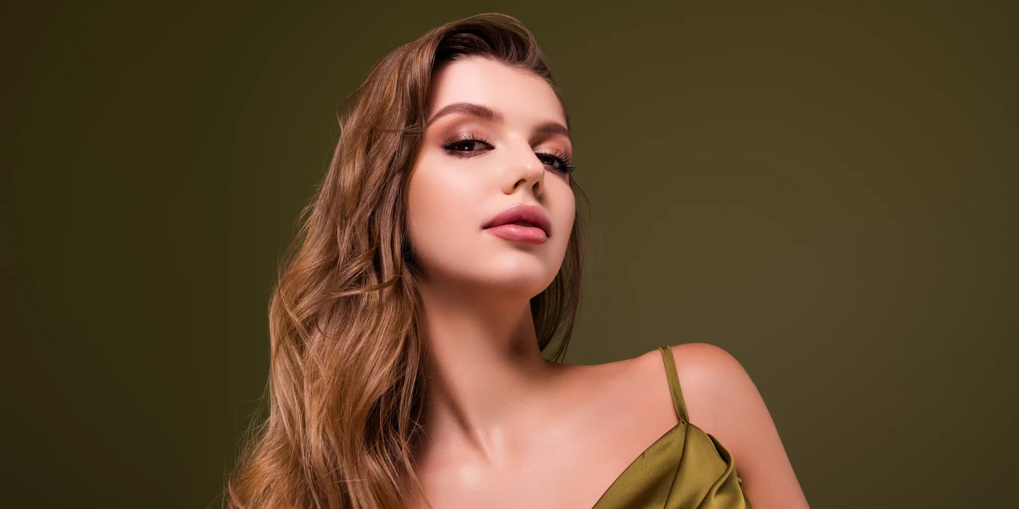 Prodloužení řas metodou řasa na řasu či objemové prodloužení 3D–9D