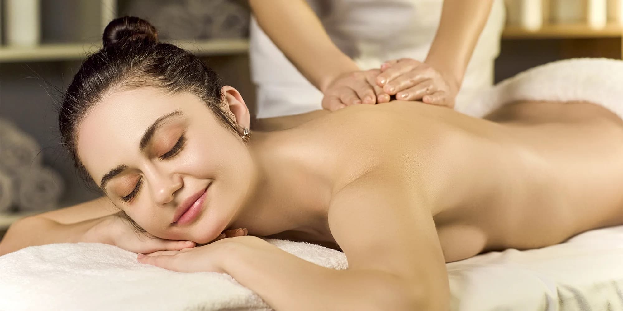 Masáž podle výběru: baňkování, uvolnění hlubokého napětí či aromaterapeutická