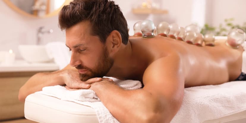 Pro zdraví i relaxaci: fyzioterapeutická masáž nebo baňkování