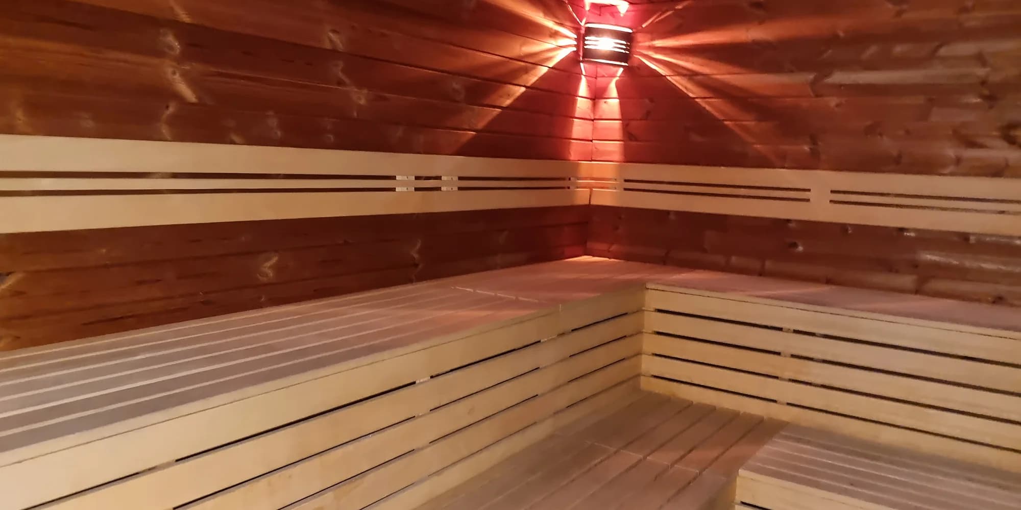 90–180min. vstup do privátního wellness: vířivka i sauna až pro 8 osob