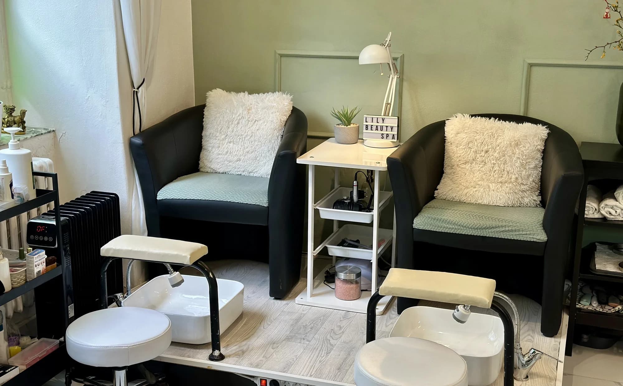 Head spa: relaxační bylinná procedura s masáží obličeje, šíje a ramen na 30-60 min.