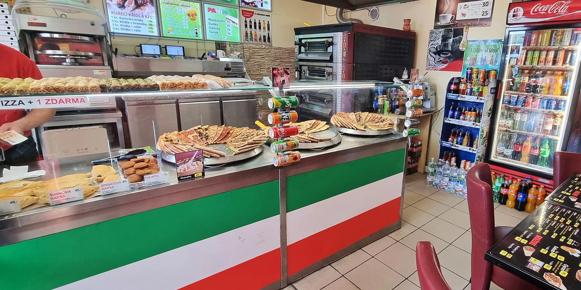 Pizza o průměru 33 či 45 cm nebo kebab dle výběru na odnos s sebou