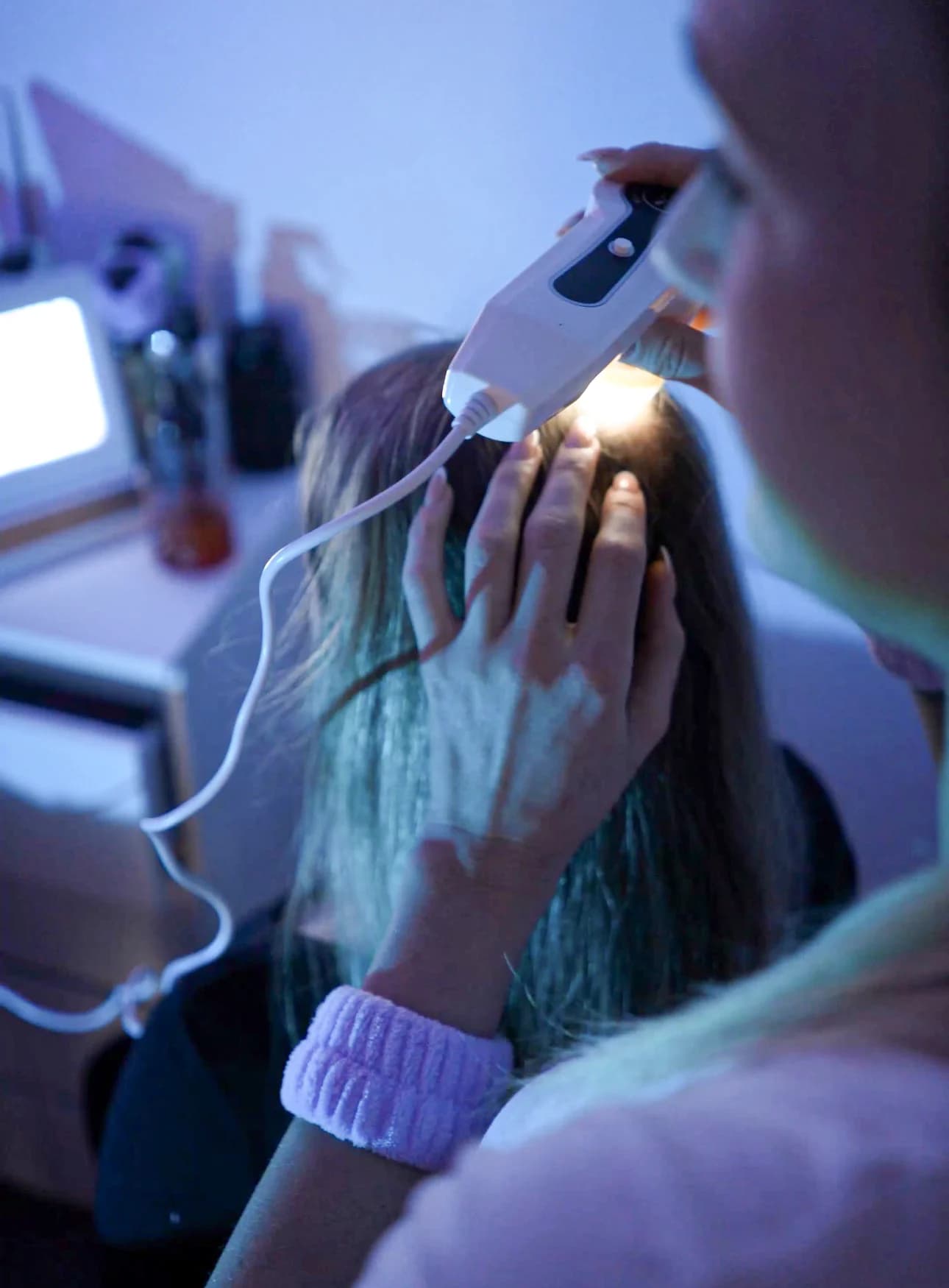 Relax pro vlasy i mysl: head spa masáž s aromaterapií v délce 120 až 180 minut