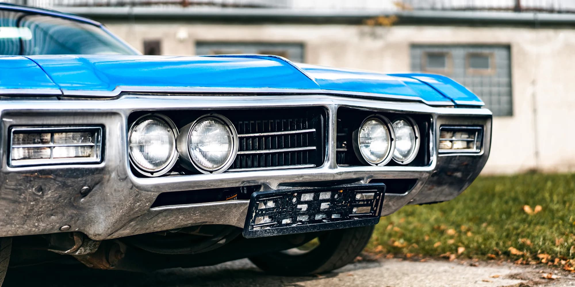 Jízda v legendárním veteránu: až 60 min. v Dodge Charger nebo Buick Riviéra
