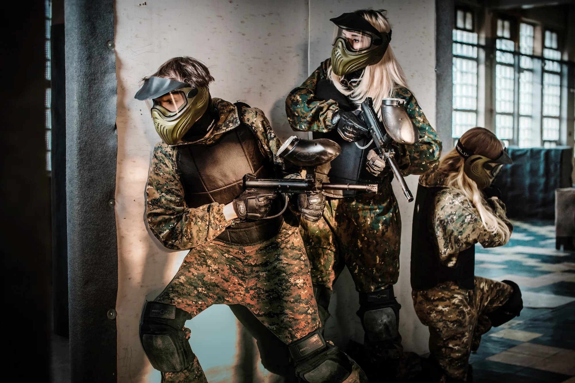 2 hodiny akčního paintballu v kryté aréně v centru Pardubic