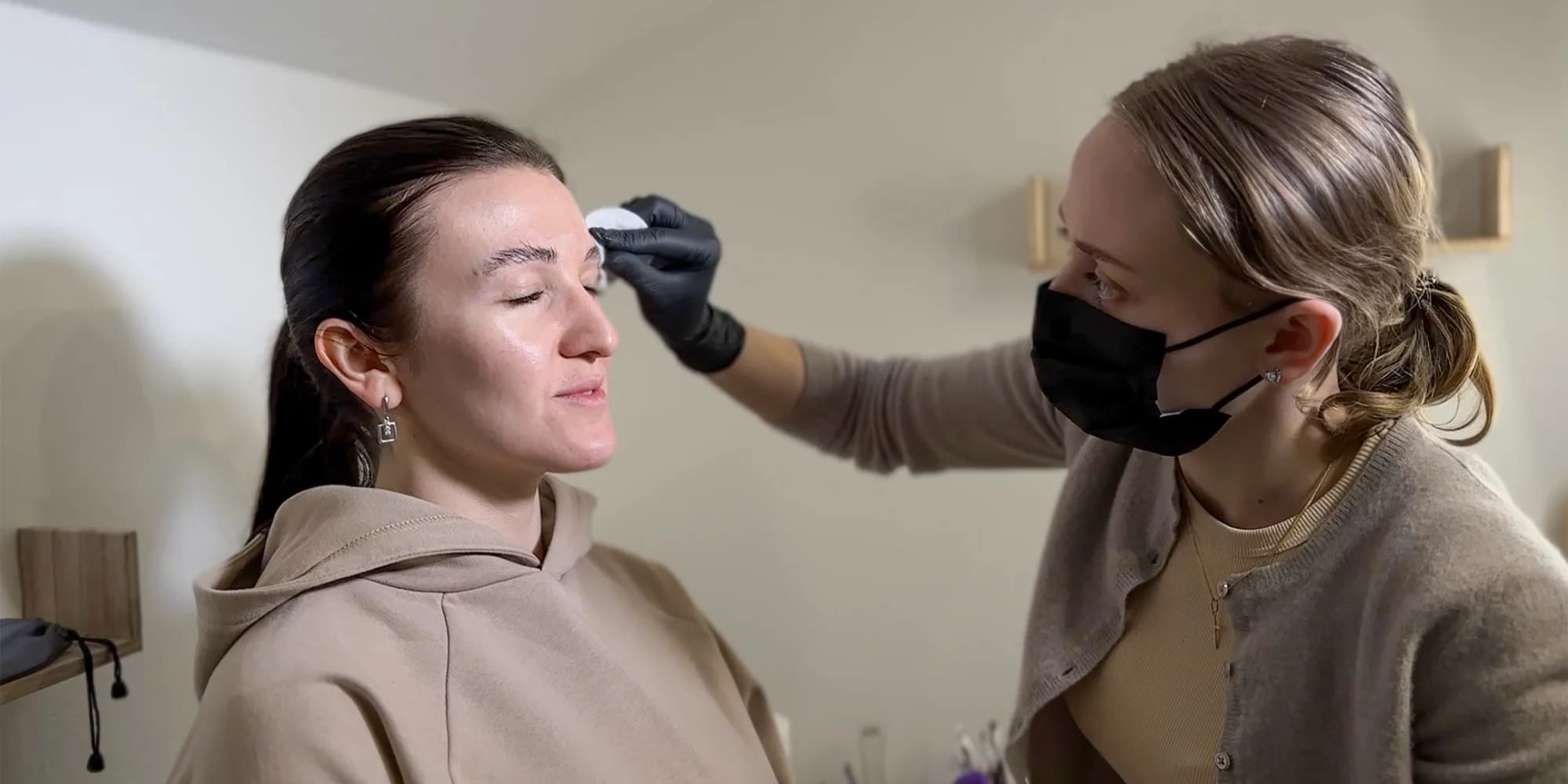 Uhrančivý pohled: barvení obočí i vč. laminace či lash lifting řas