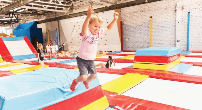 Jump Family Olomouc - skákání na trampolínách pro děti i dospělé