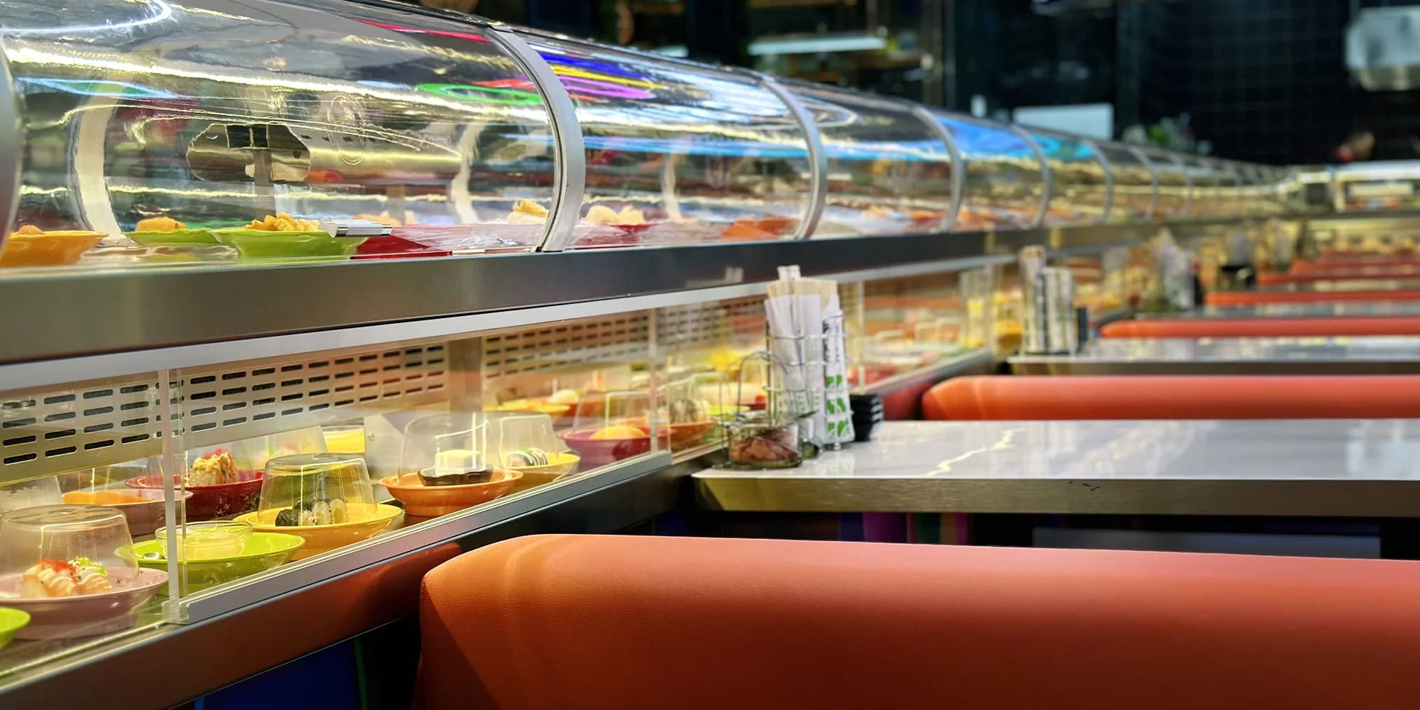 90 minut running sushi v libereckém OC Géčko: sushi, gril, mořské plody i dezerty