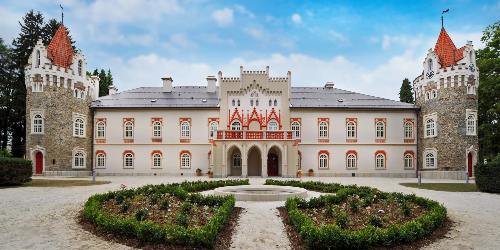 Tříchodové obědové menu v zámecké restauraci Honoria Chateau Herálec*****