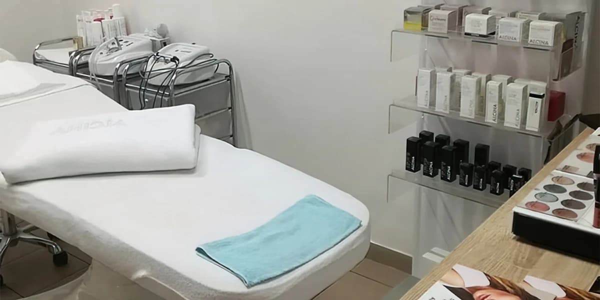 Nabitý balíček kosmetické péče: ošetření zad, obličeje možno i s dekoltem či mikromasáží očního okolí