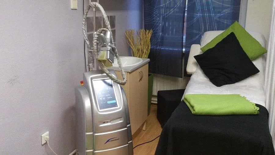 Zmrazte kila navíc: 1, 5 nebo 10 bezbolestných ošetření kryolipolýzou