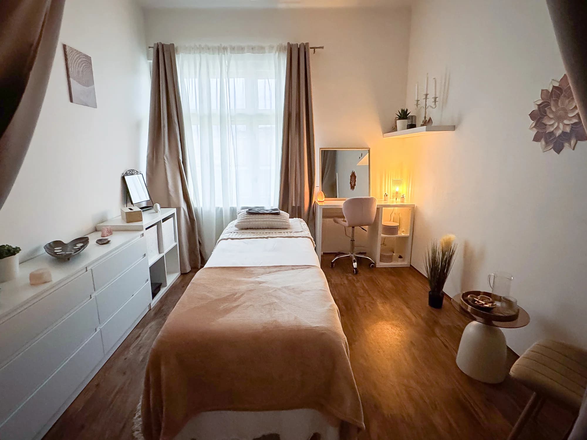 Relaxační balíček nebo kosmetické ošetření a masáž zad pro ženy