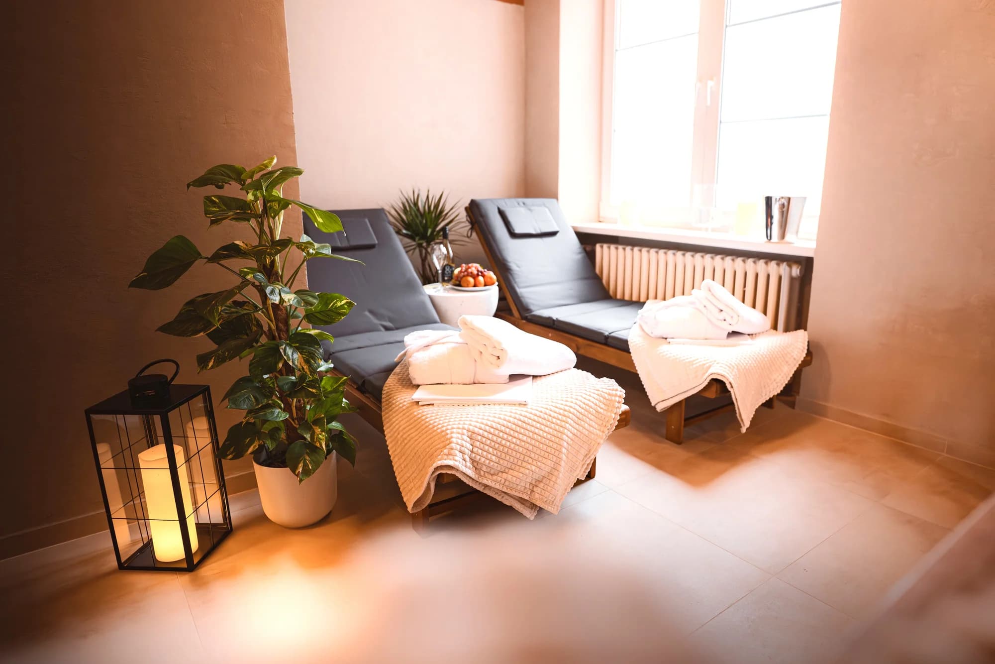 Privátní wellness na 90 minut: finská sauna a vířivka pro 2-8 osob