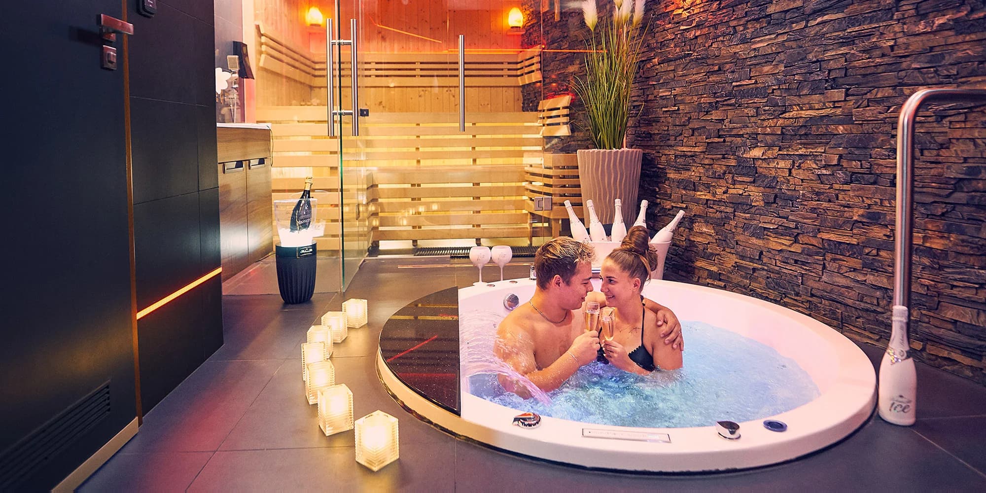 Relax v privátním wellness ve dnech neděle–čtvrtek: 60 nebo 90 min. a sekt či šampaňské