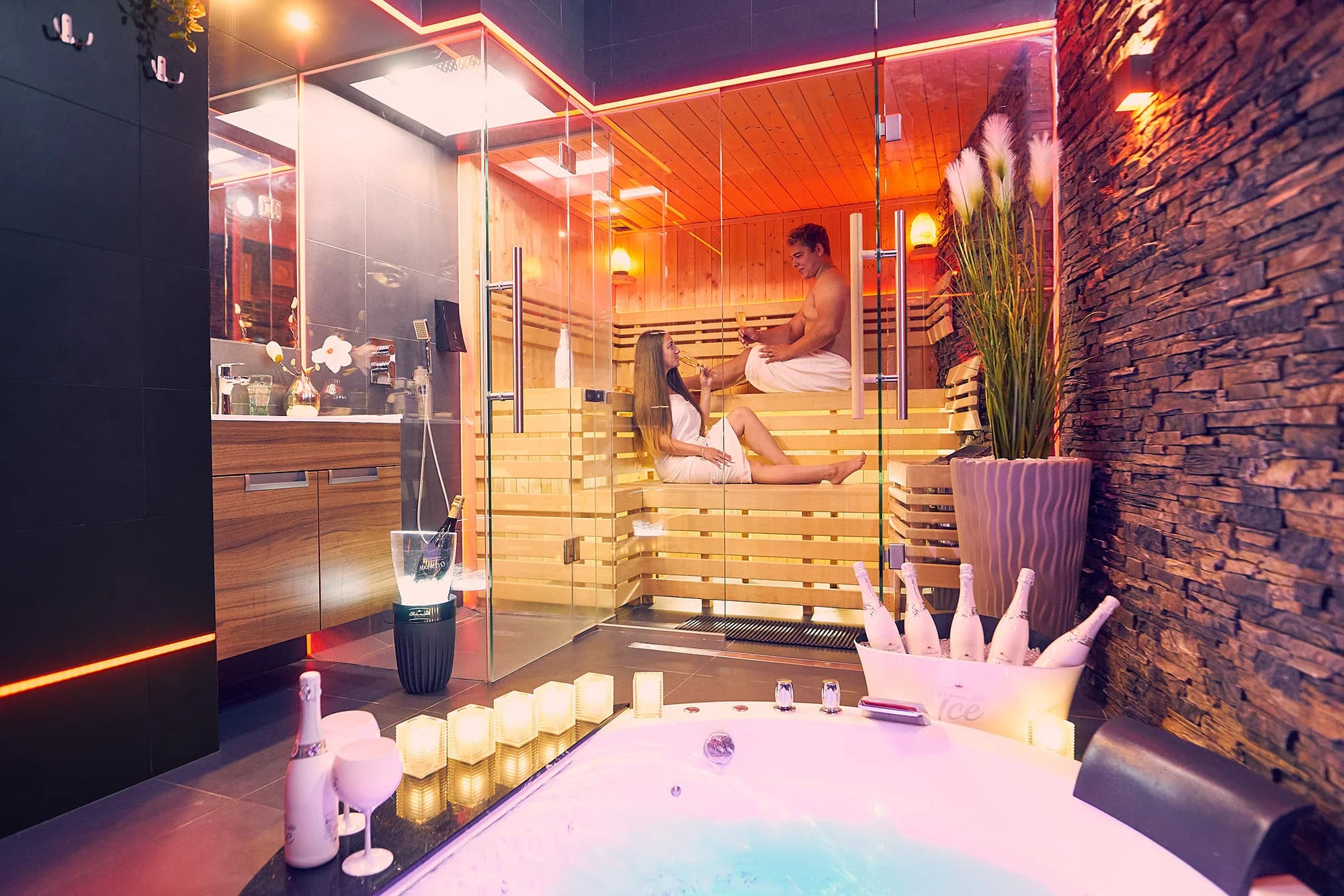 Relax v privátním wellness ve dnech neděle–čtvrtek: 60 nebo 90 min. a sekt či šampaňské