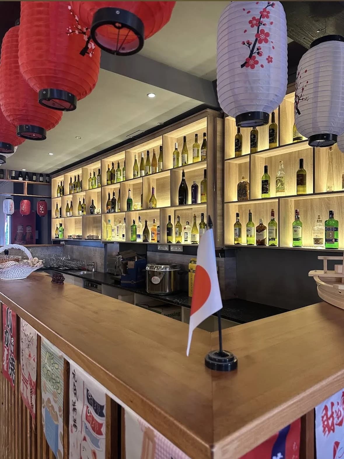 Autentické japonské a korejské menu o pro dva: gyoza, bibimbap i sushi