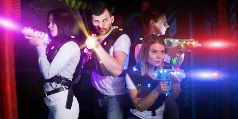 Staňte se akčními hrdiny: 15 minut laser game v nejmodernější 3D aréně