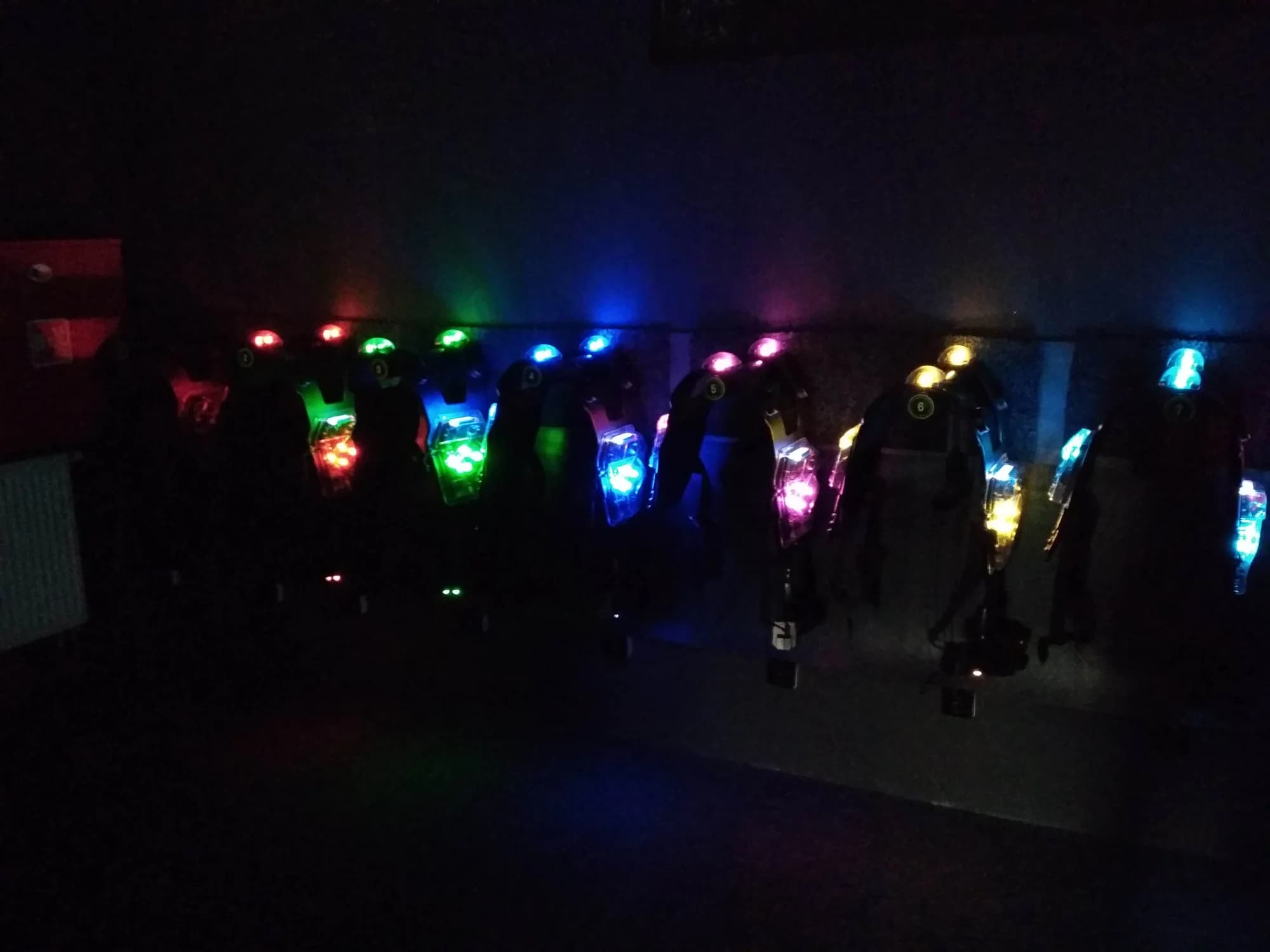 Staňte se akčními hrdiny: 15 minut laser game v nejmodernější 3D aréně