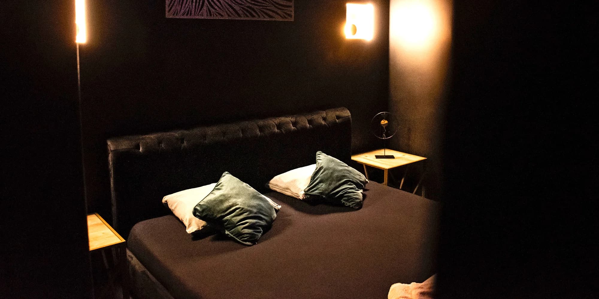 Noc v privátním wellness apartmánu pro 2 osoby: vířivka, finská sauna i sekt