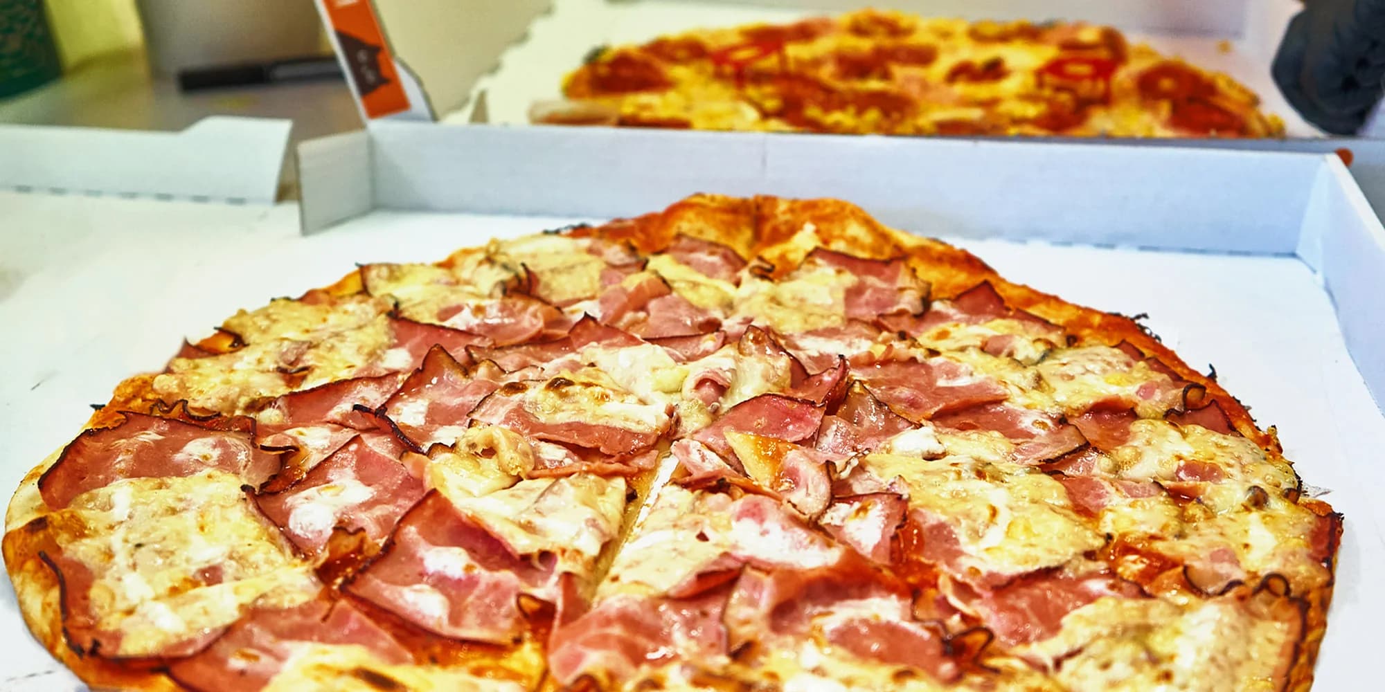 2 poctivé Ogarovy pizzy: výběr ze 16 druhů, rozvoz po Zlíně a Otrokovicích