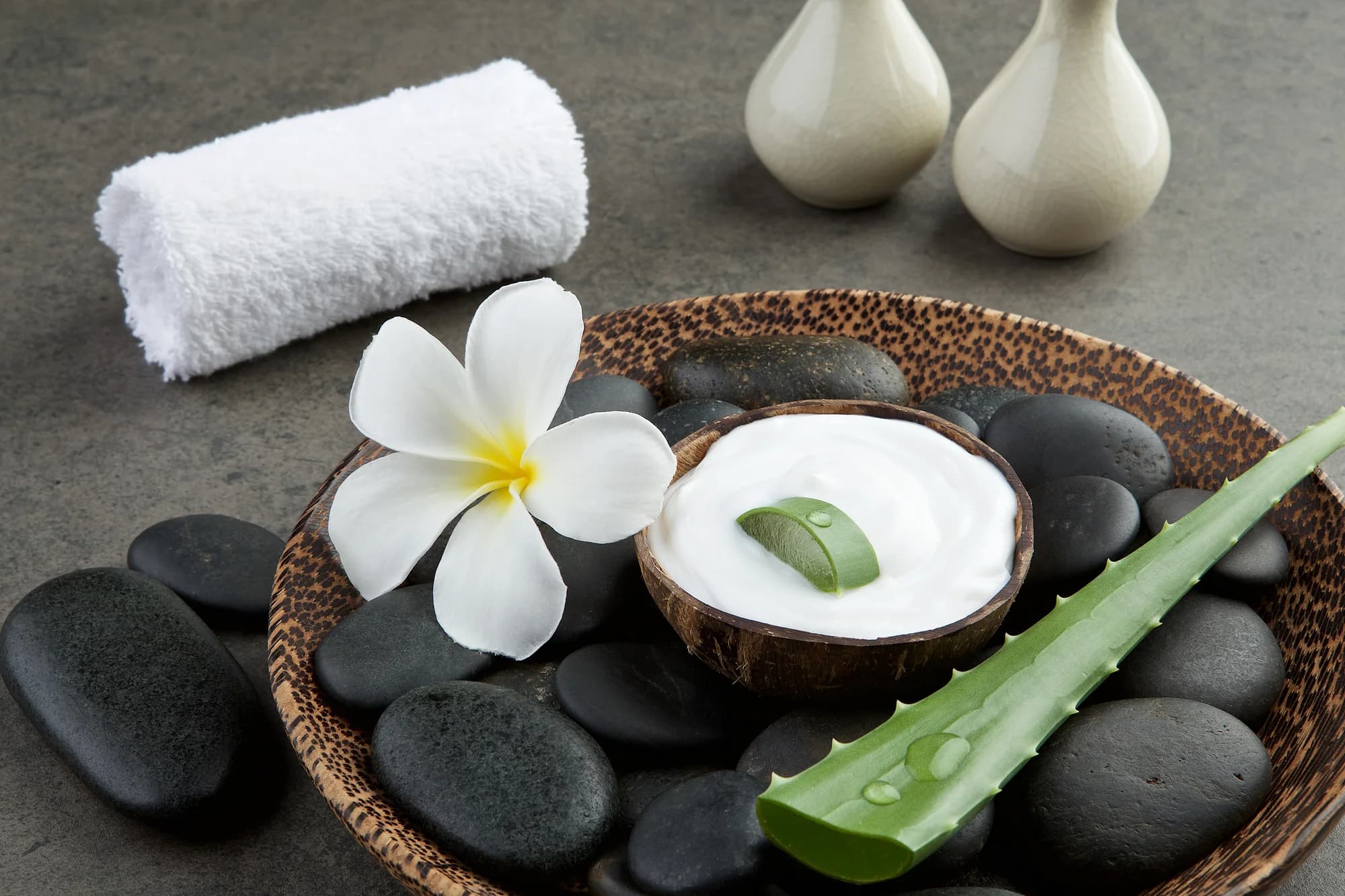 Relax pro tělo i mysl: osvěžující thajská aloe vera masáž v salonu na 60 nebo 90 minut