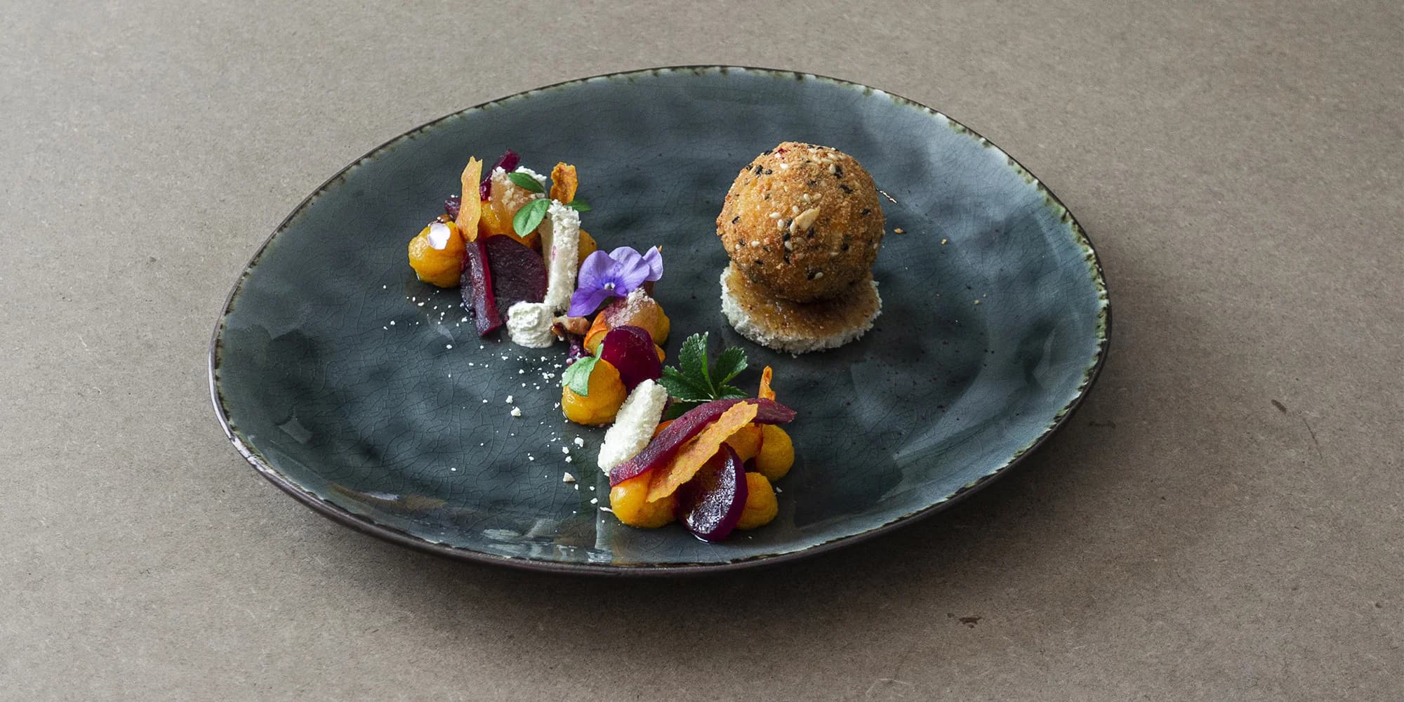 Gastrozážitek: šestichodové degustační menu s aperitivem i vinným párováním pro dva