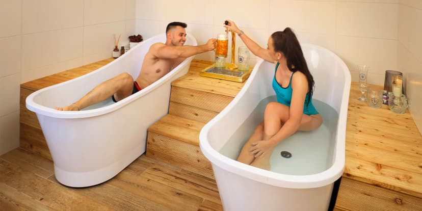 Pivní lázně s neomezenou konzumací piva i večeří pro dva v pivovaru Rožmberk