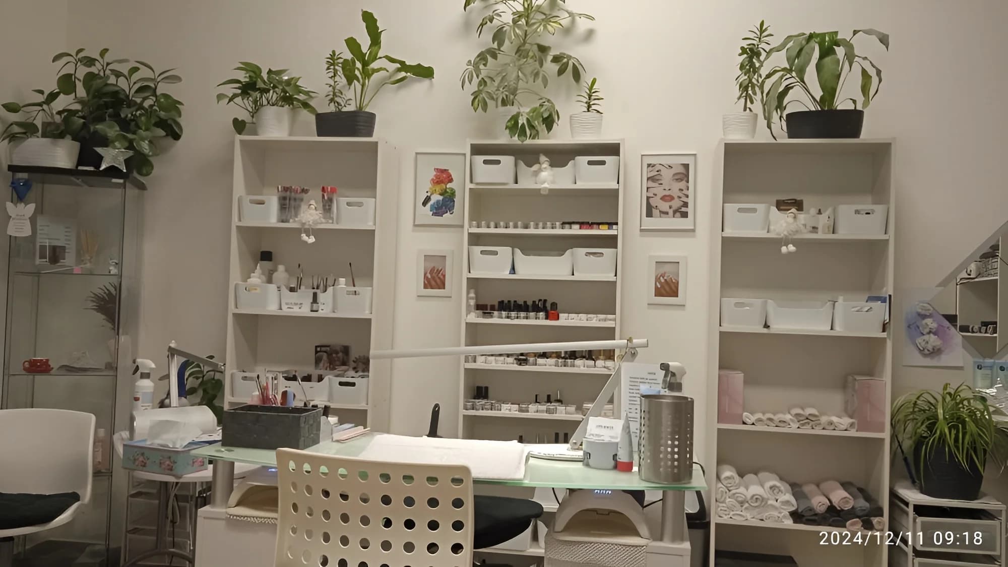 Manikúra i P-Shine, gel lak či modeláž nebo doplnění gelových nehtů