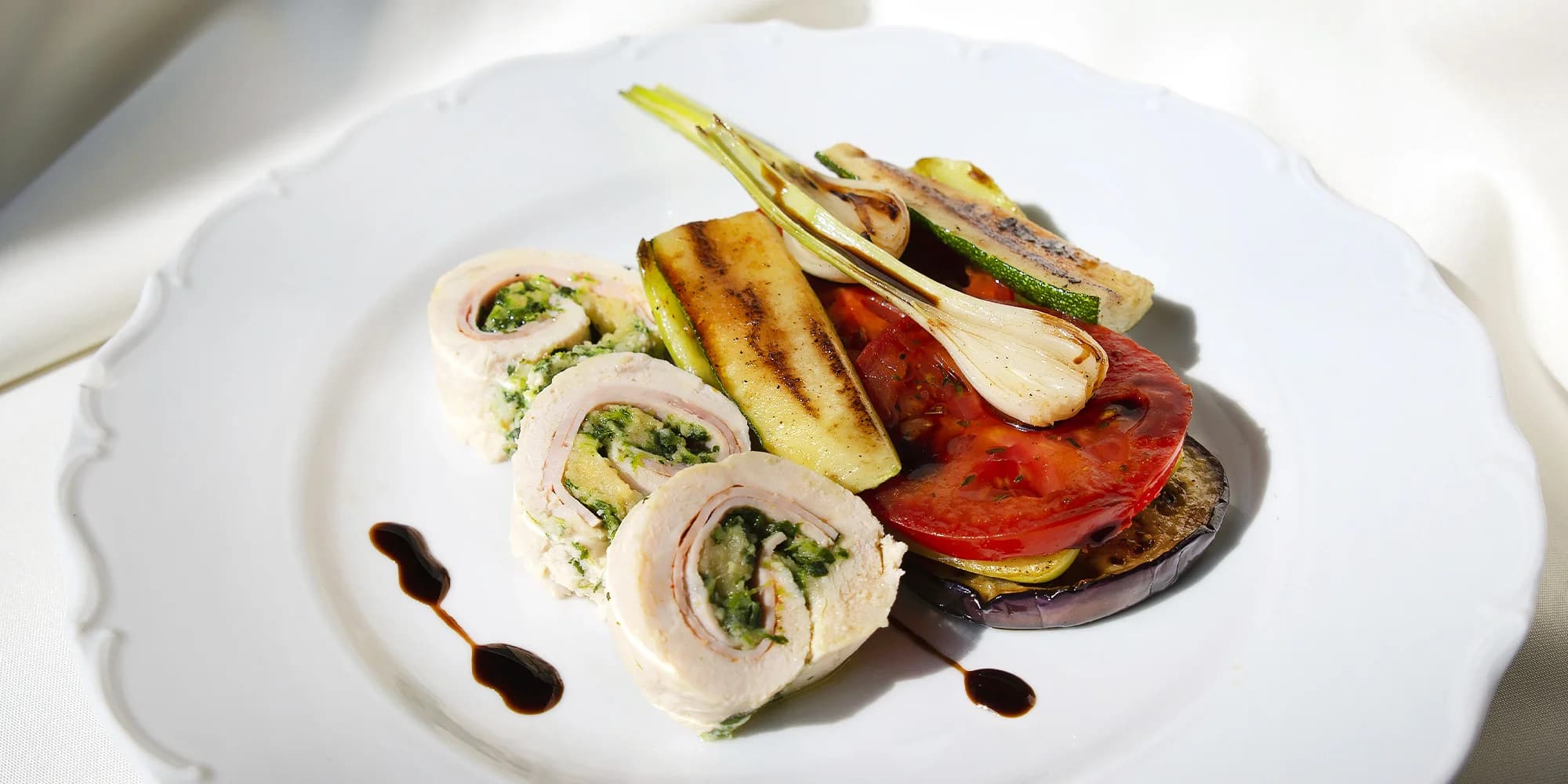 Romantika pro dva: čtyřchodové menu podle výběru, sekt a výzdoba