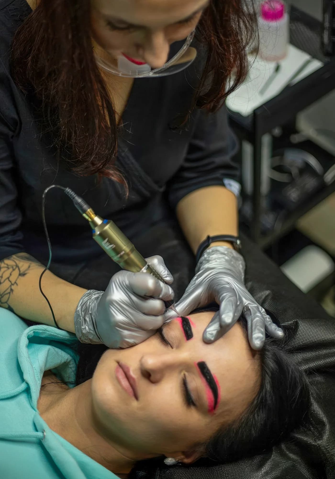 Upravená bez práce: permanentní make-up rtů, obočí, oční i meziřasové linky