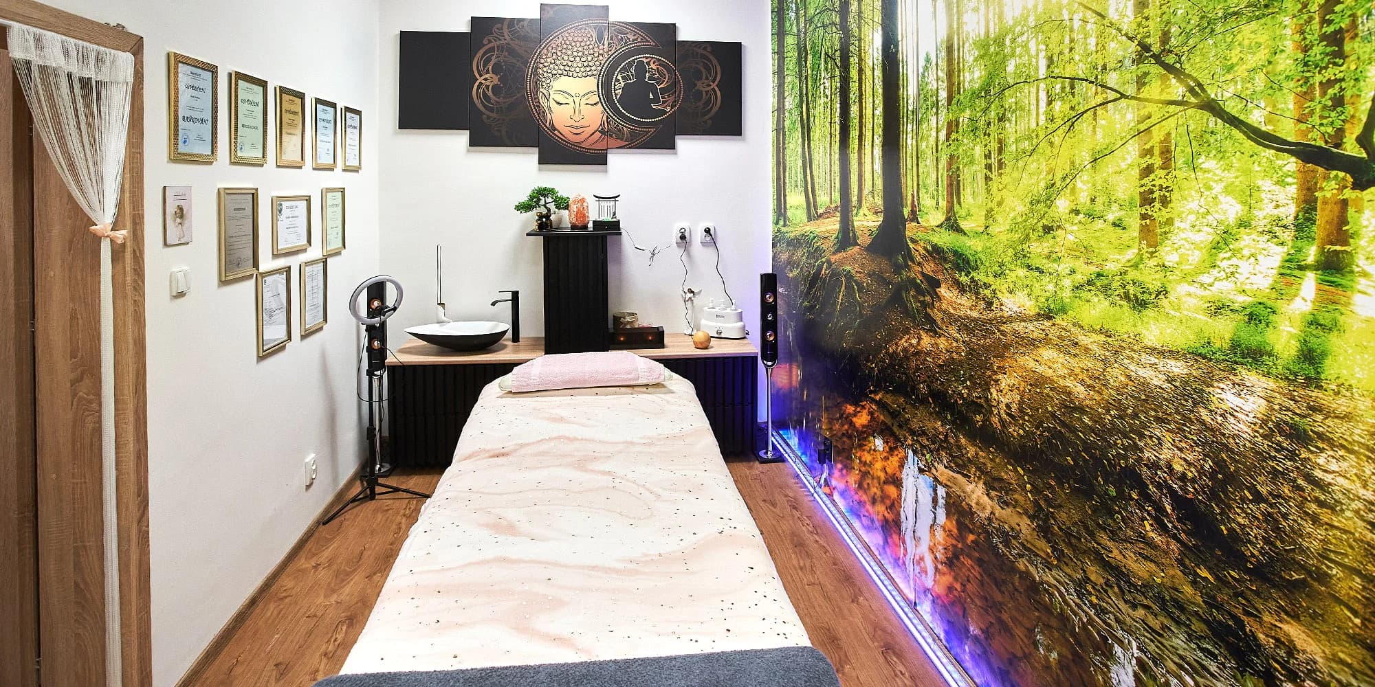 Maderoterapie celého těla nebo nohou, hýždí i břicha: 60–90 min.