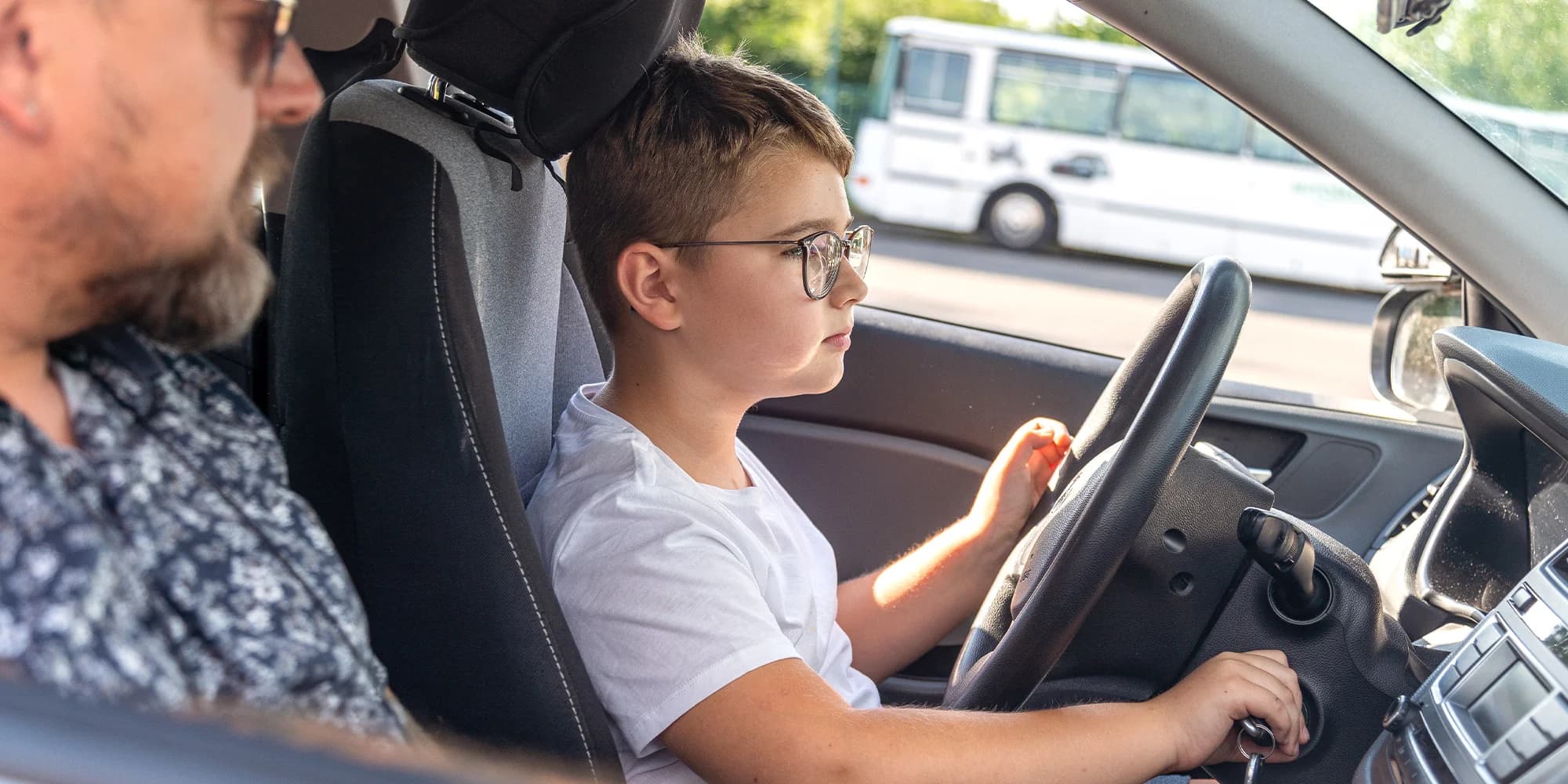 Zážitkové jízdy pro děti: autobus i osobní a nákladní auto