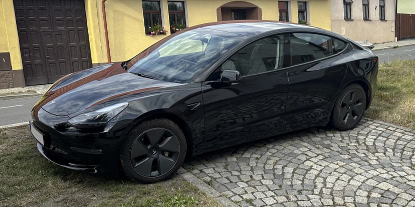 Tesla 3 Long Range Refresh: řízení, spolujízda i pronájem na 24 hodin či celý víkend