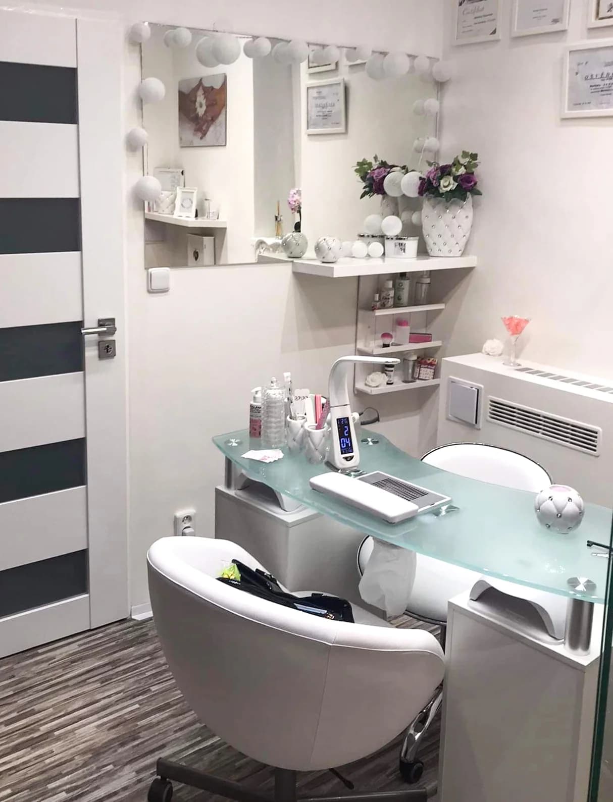 Permanentní make-up: pudrové obočí, meziřasové i stínované oční linky i akvarelové rty