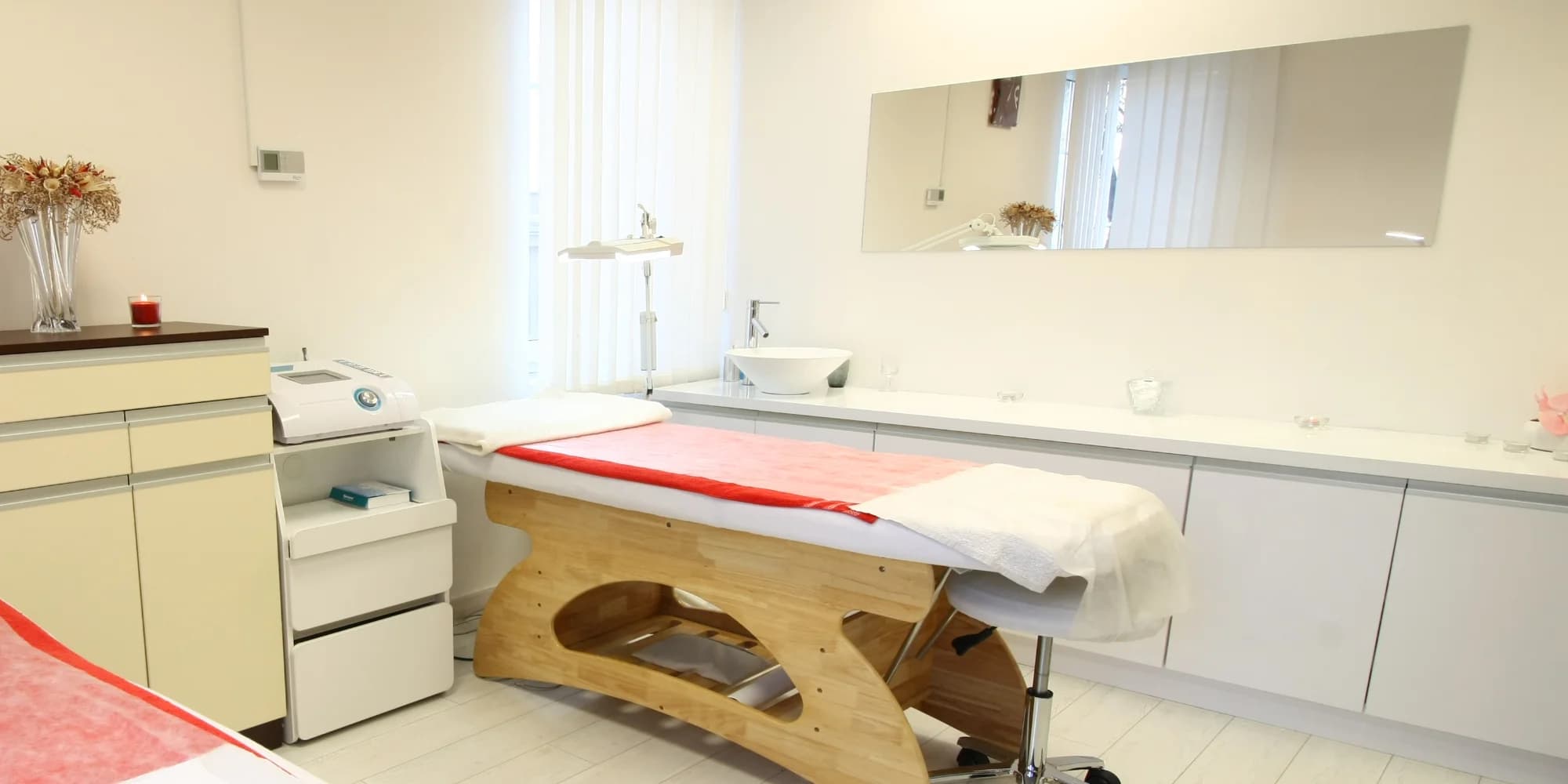 105 minut kosmetické péče pro dámy včetně mikromasáže očního okolí