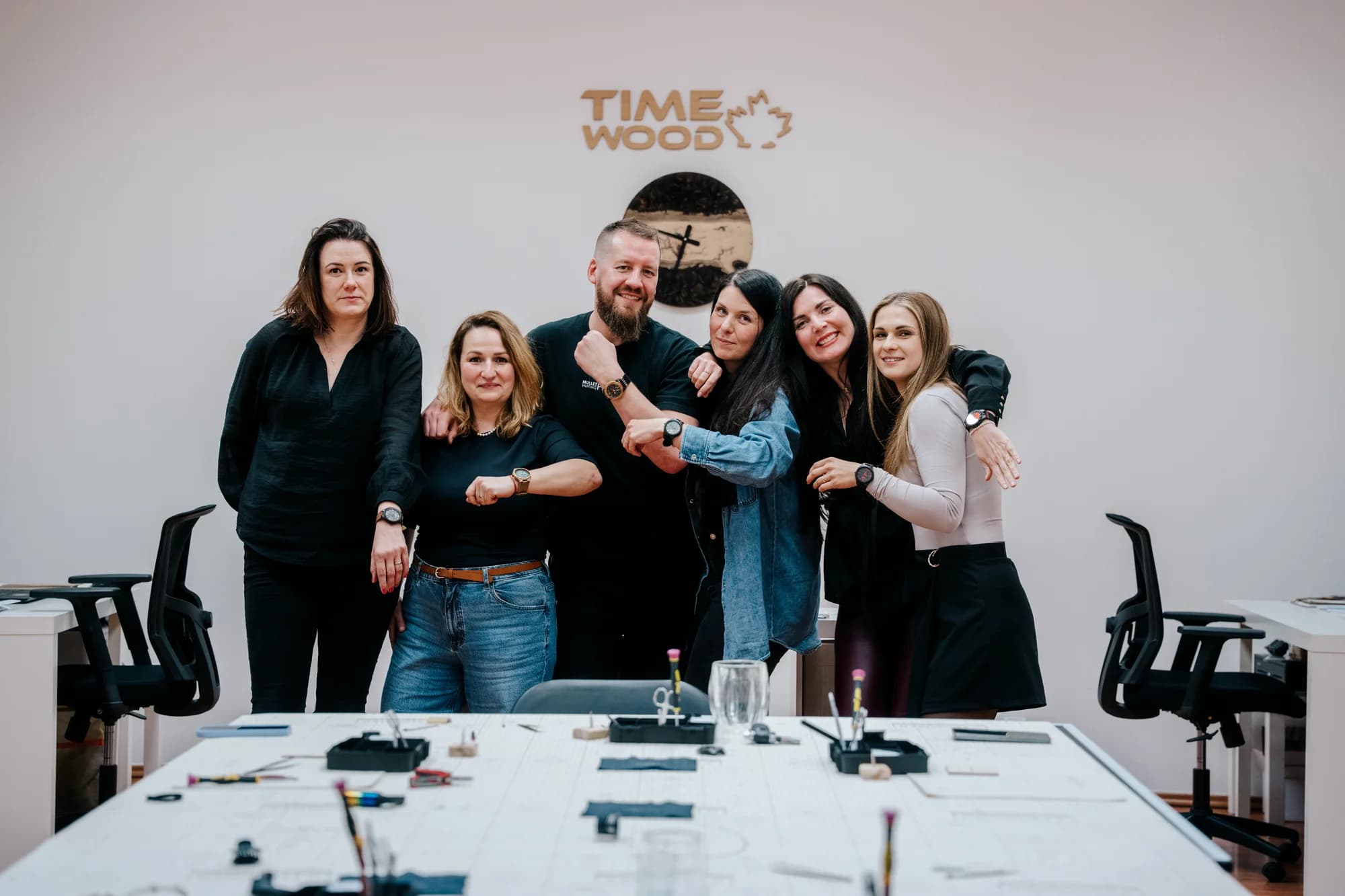 Workshop výroby hodinek TimeWood pro 1 nebo 2 osoby v Praze či Ostravě