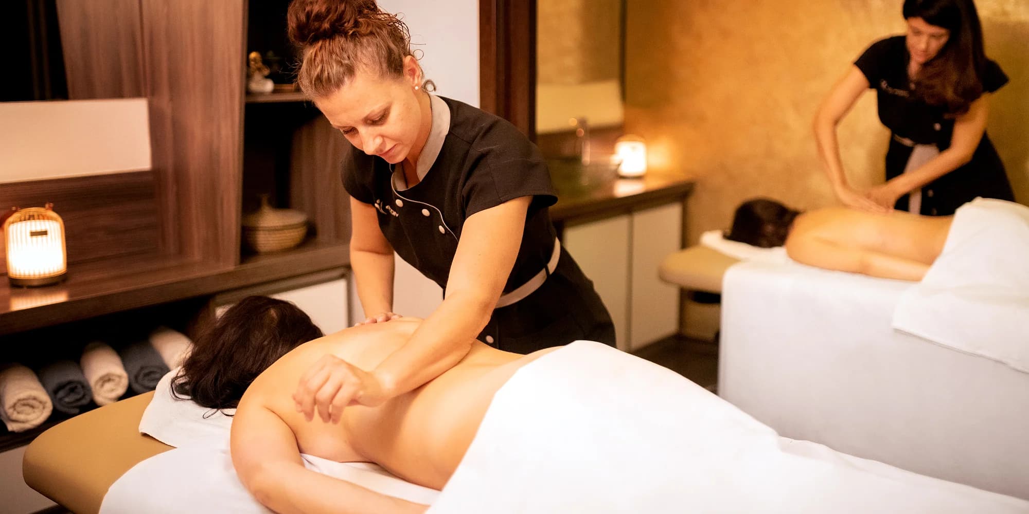 Exotická havajská masáž Lomi Lomi i saunový svět s relaxačním bazénem