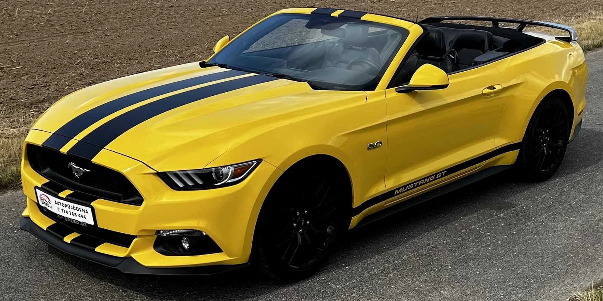Léto může začít: Ford Mustang GT 5.0 V8 Cabrio 450 koní na 12 či 24 hodin