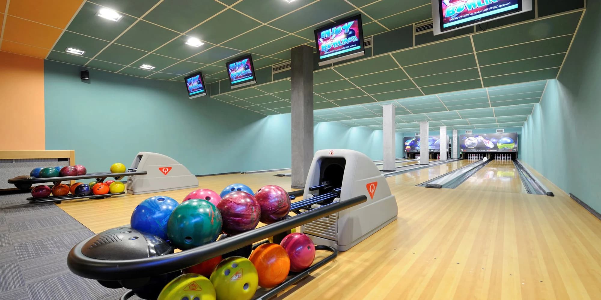 Bowling nebo sportovní hřiště na 1-2 hodiny pro celou partu