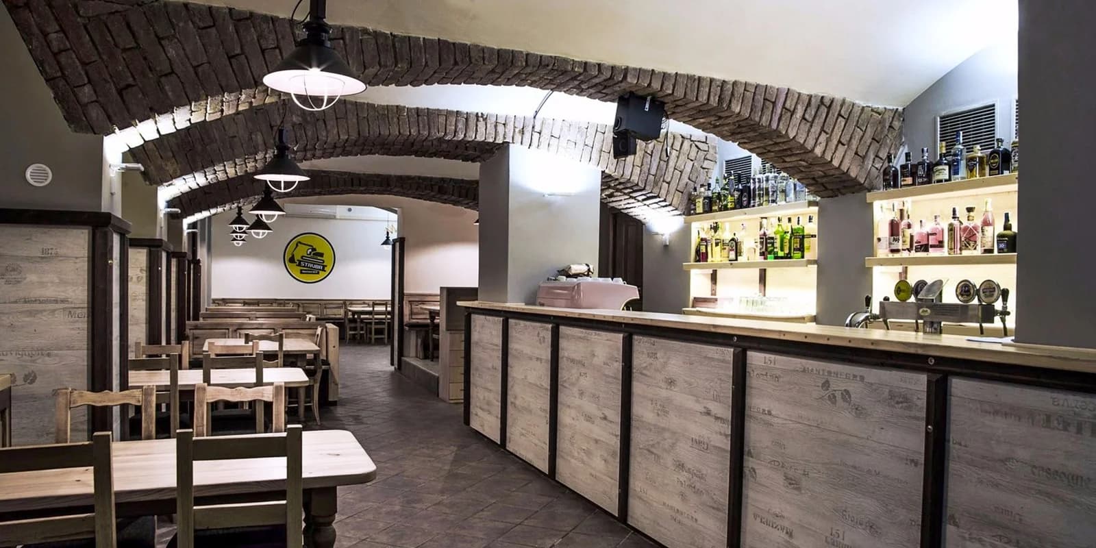 Otevřený voucher do restaurace v hodnotě 500 až 2000 Kč: žebra, křídla, burgery i nápoje
