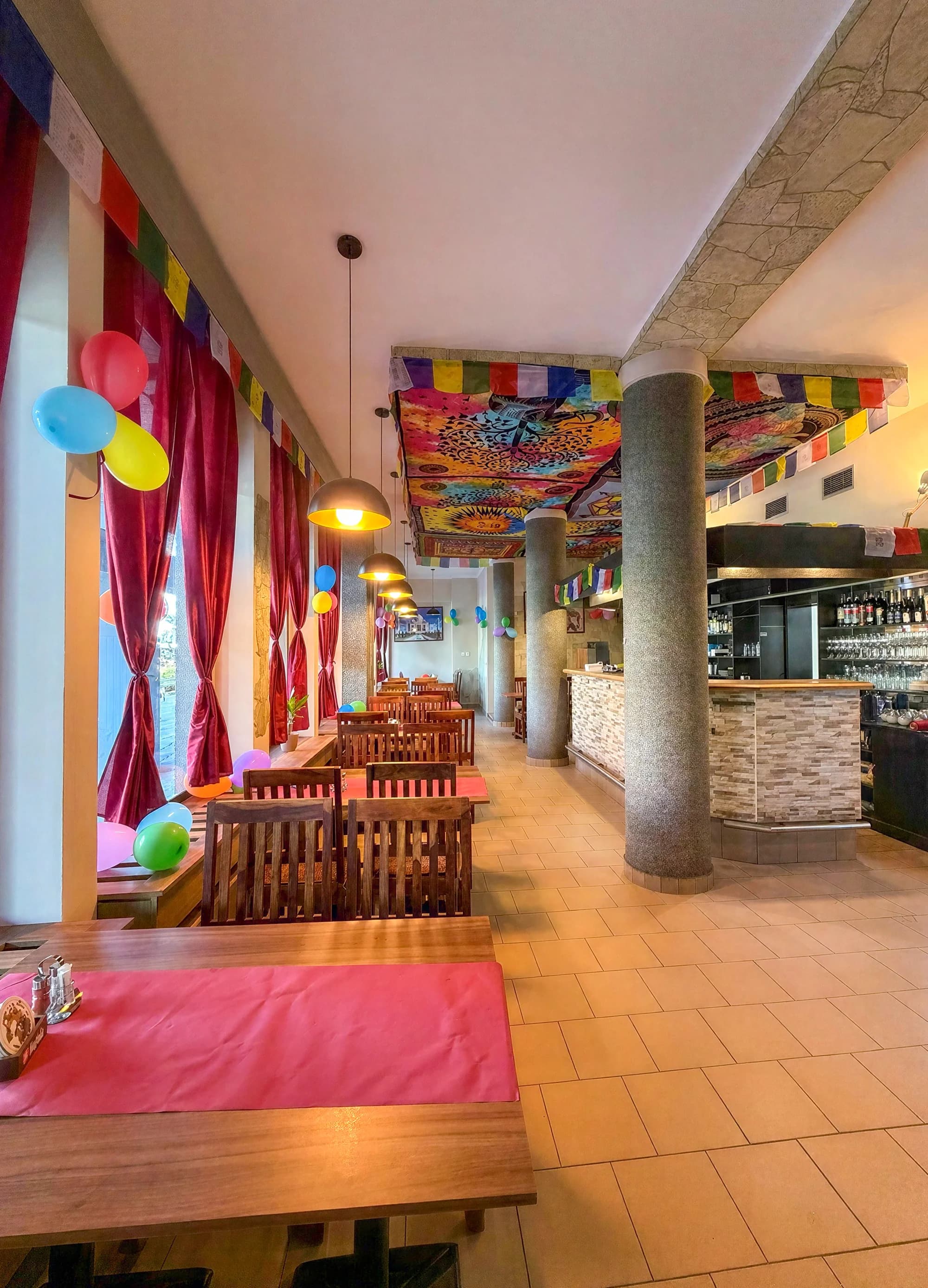 Indická a Nepálská restaurace Gurkha: voucher na jídlo v hodnotě 250–1 000 Kč