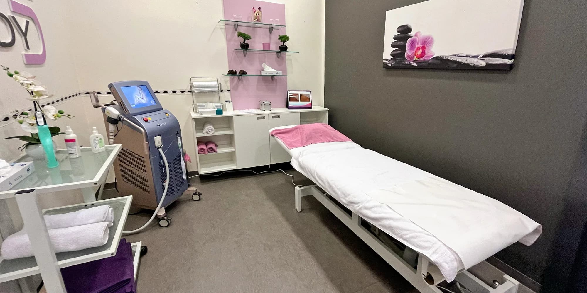 Masáž dřevěnými válečky a zábal proti celulitidě a striím: 105-135 min.