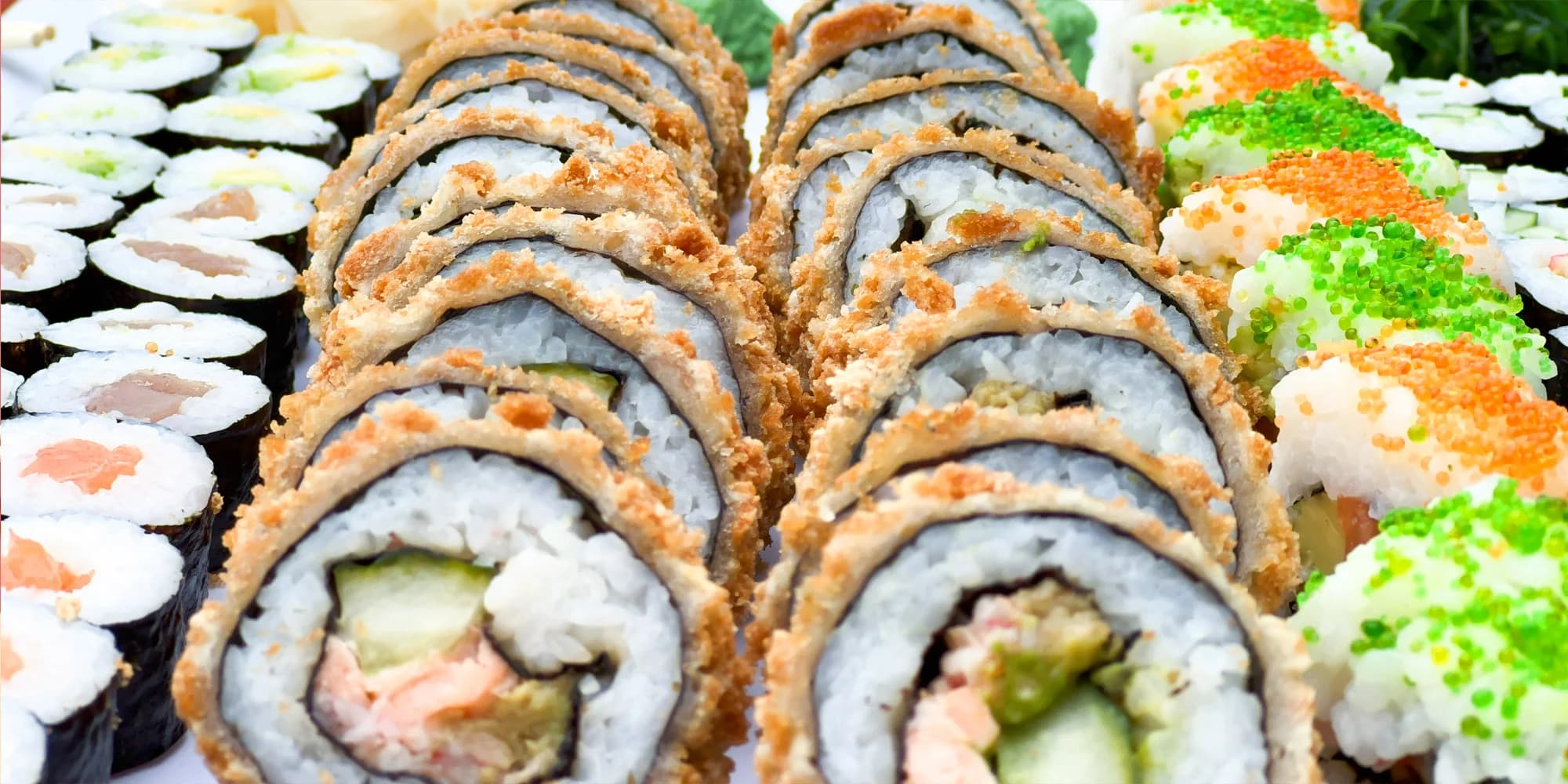 Set 35–85 kousků sushi s lososem, tuňákem, avokádem i krabem